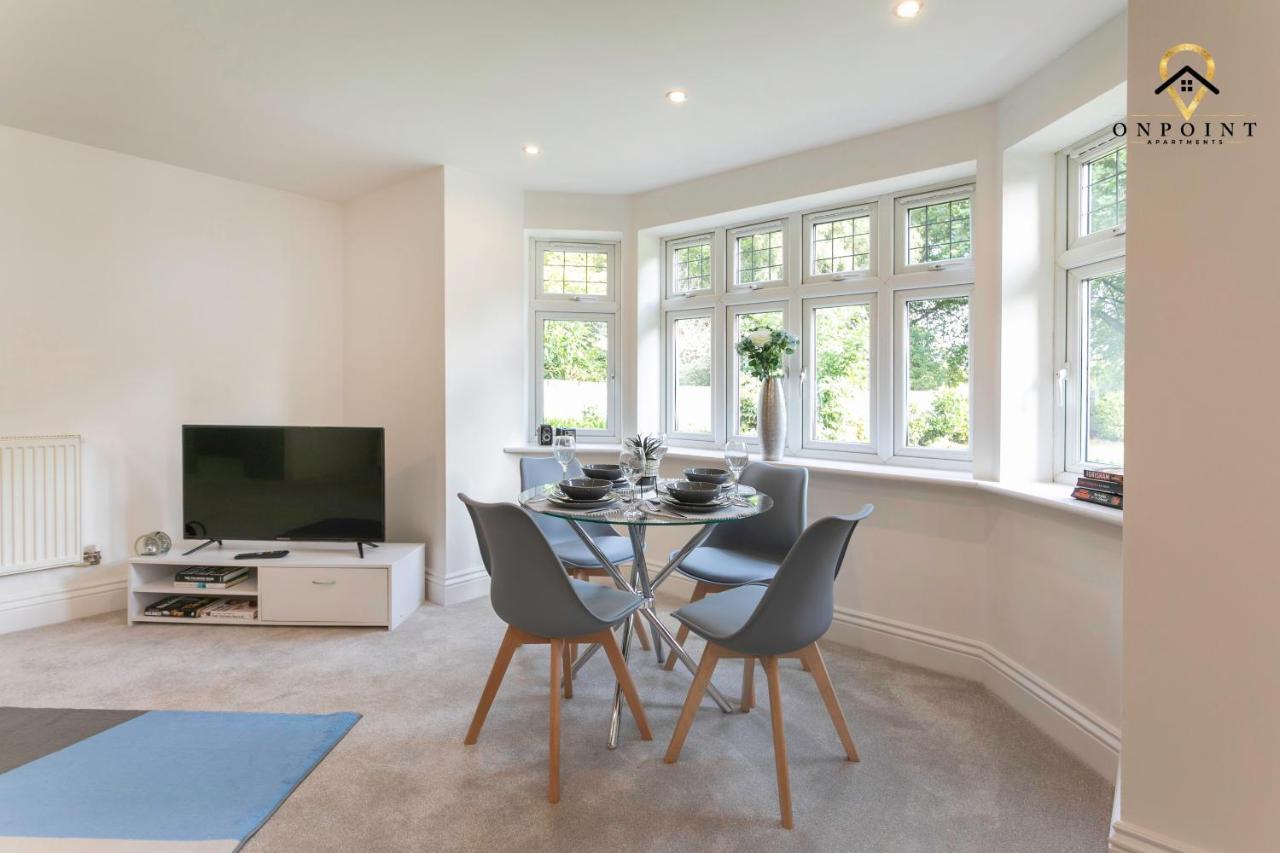 ✰Onpoint -Large 2 Bedroom Apt With Parking!✰ นอตติงแฮม ภายนอก รูปภาพ
