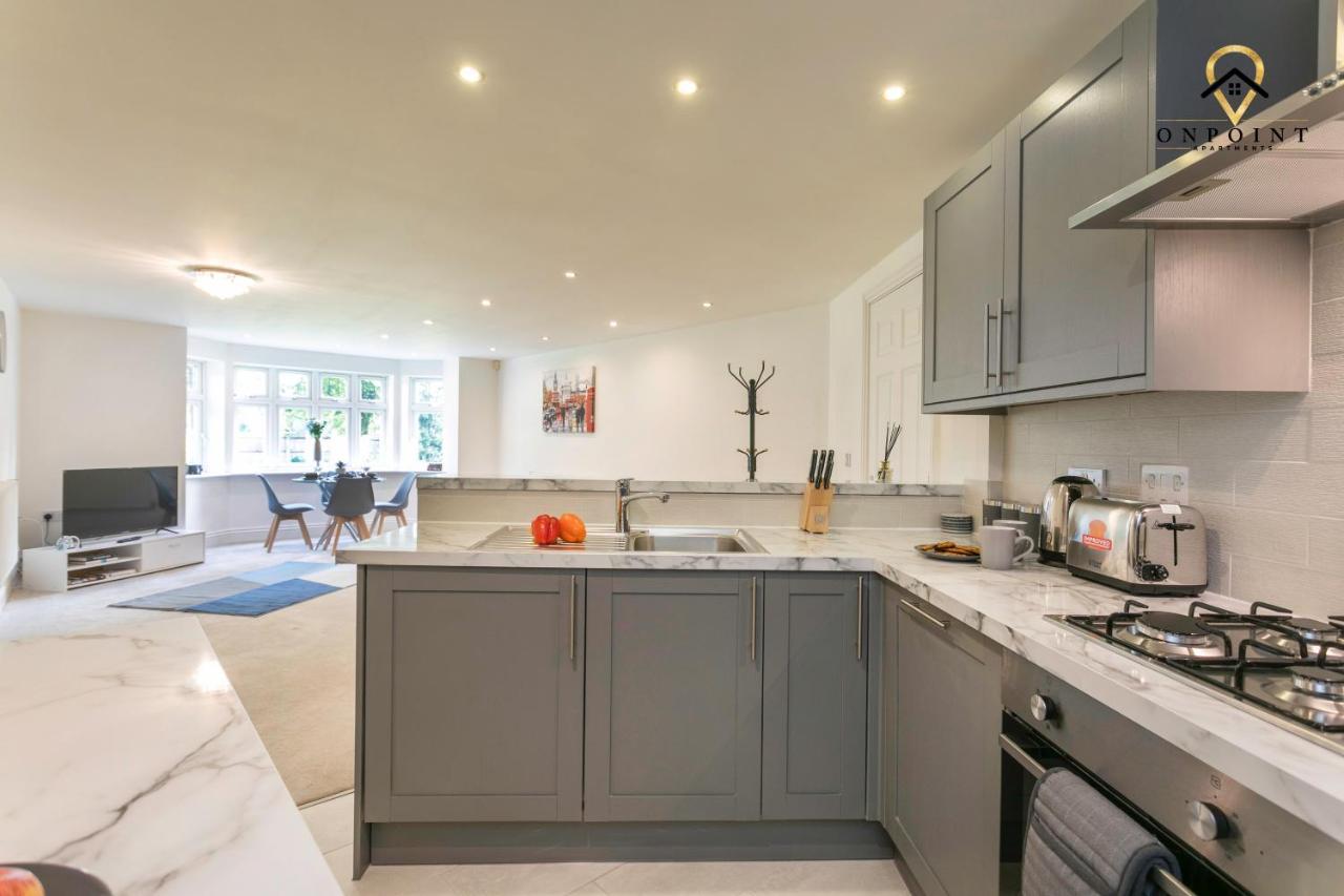 ✰Onpoint -Large 2 Bedroom Apt With Parking!✰ นอตติงแฮม ภายนอก รูปภาพ