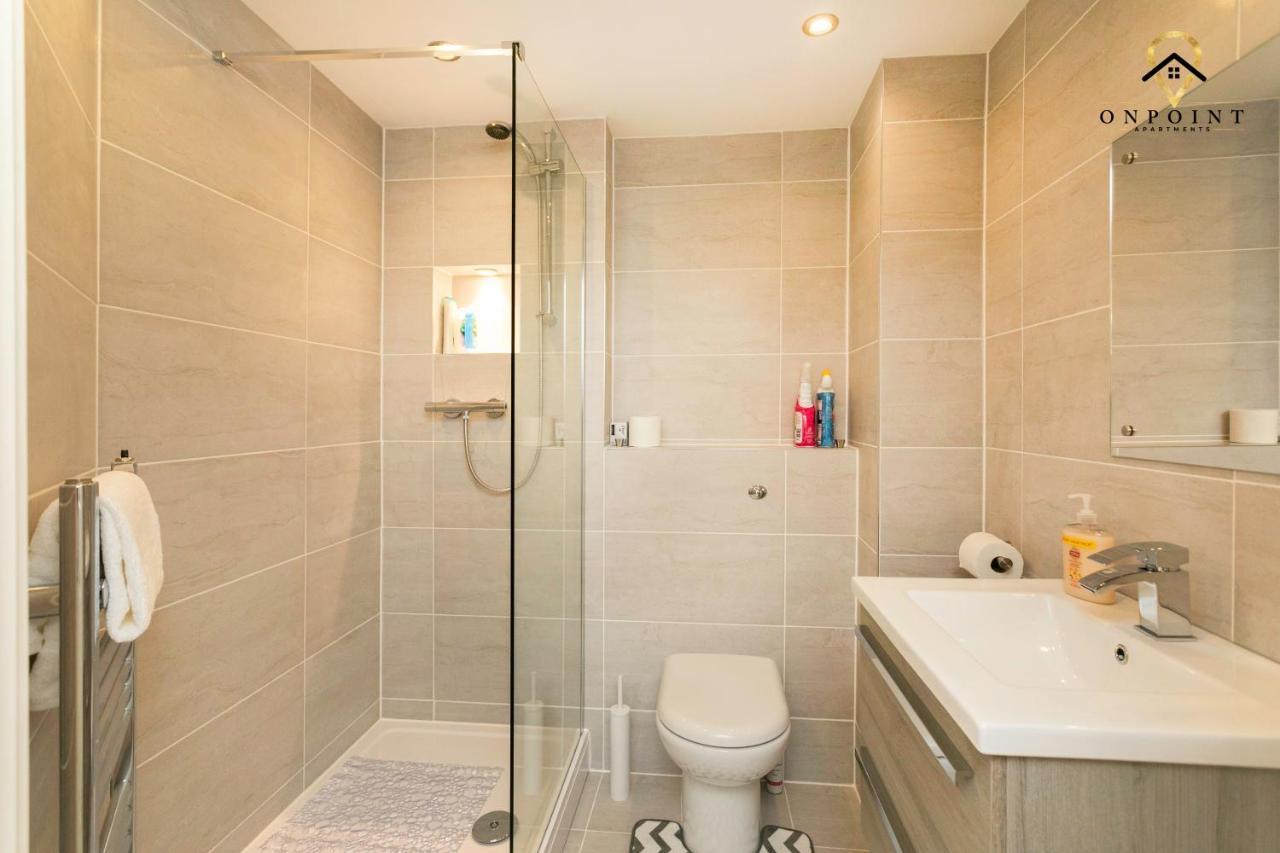 ✰Onpoint -Large 2 Bedroom Apt With Parking!✰ นอตติงแฮม ภายนอก รูปภาพ