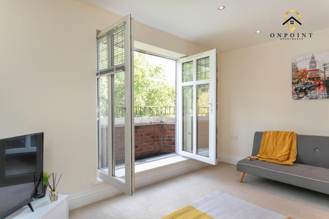 ✰Onpoint -Large 2 Bedroom Apt With Parking!✰ นอตติงแฮม ภายนอก รูปภาพ