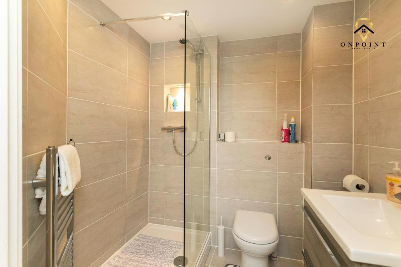 ✰Onpoint -Large 2 Bedroom Apt With Parking!✰ นอตติงแฮม ภายนอก รูปภาพ