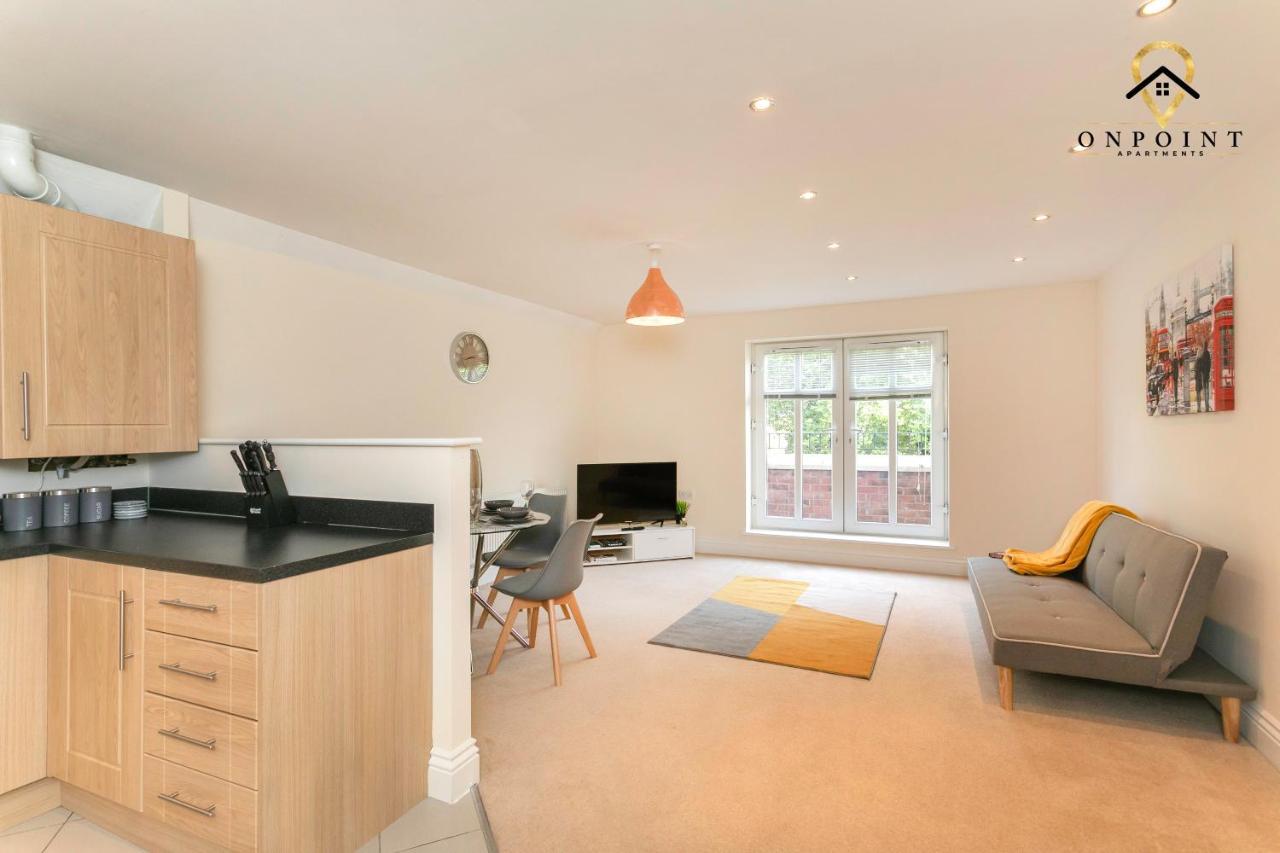 ✰Onpoint -Large 2 Bedroom Apt With Parking!✰ นอตติงแฮม ภายนอก รูปภาพ