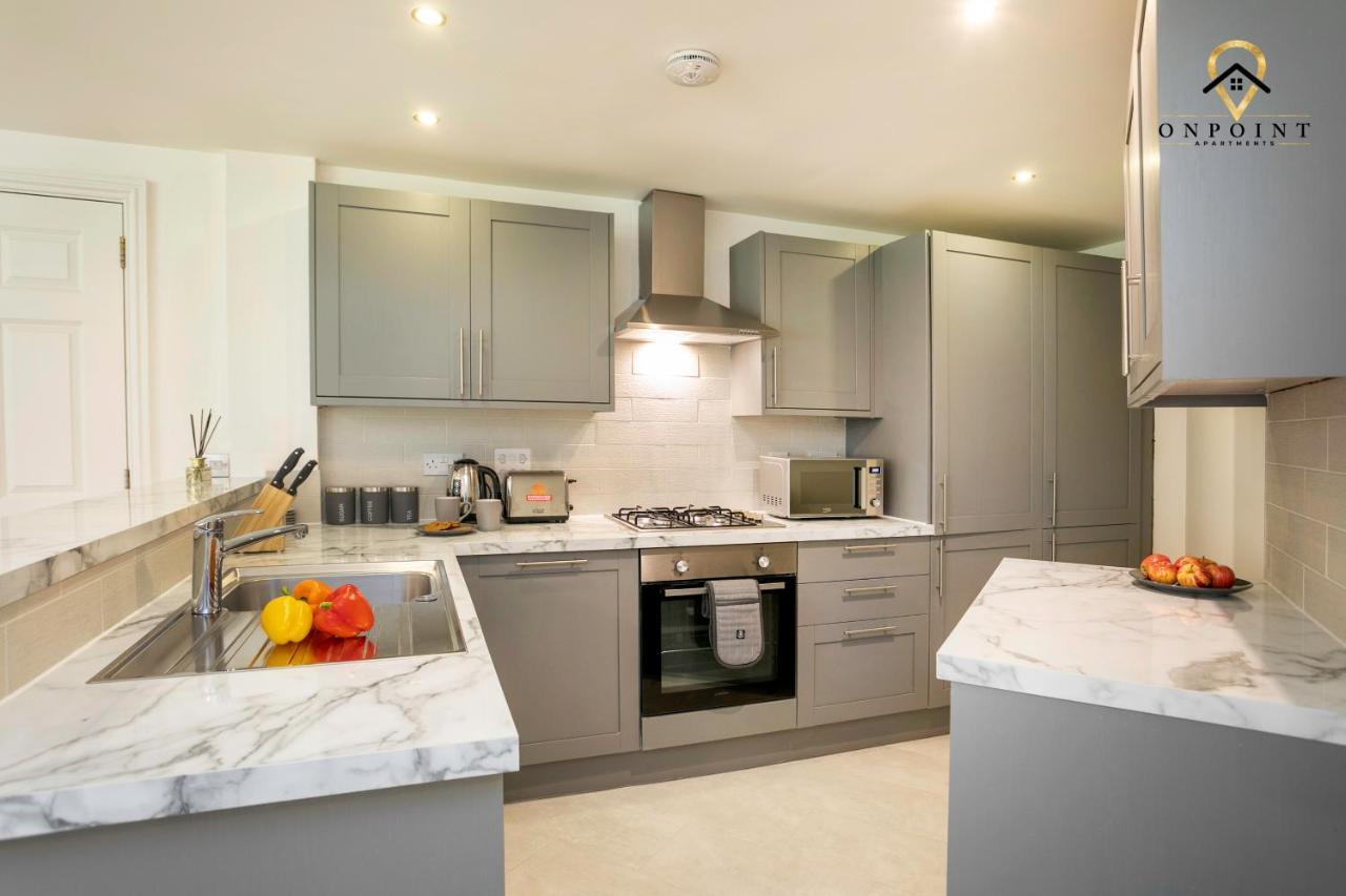 ✰Onpoint -Large 2 Bedroom Apt With Parking!✰ นอตติงแฮม ภายนอก รูปภาพ