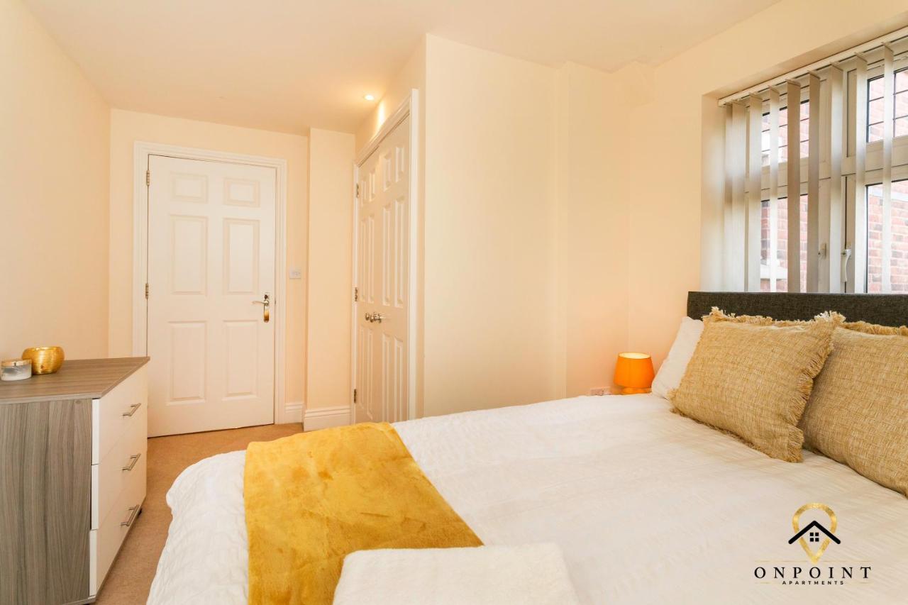 ✰Onpoint -Large 2 Bedroom Apt With Parking!✰ นอตติงแฮม ภายนอก รูปภาพ