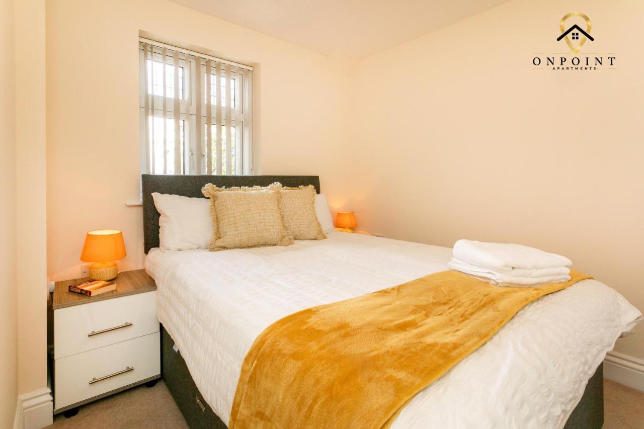 ✰Onpoint -Large 2 Bedroom Apt With Parking!✰ นอตติงแฮม ภายนอก รูปภาพ