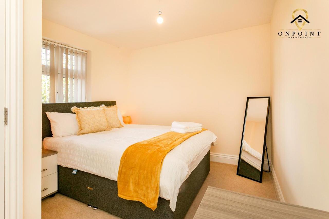 ✰Onpoint -Large 2 Bedroom Apt With Parking!✰ นอตติงแฮม ภายนอก รูปภาพ