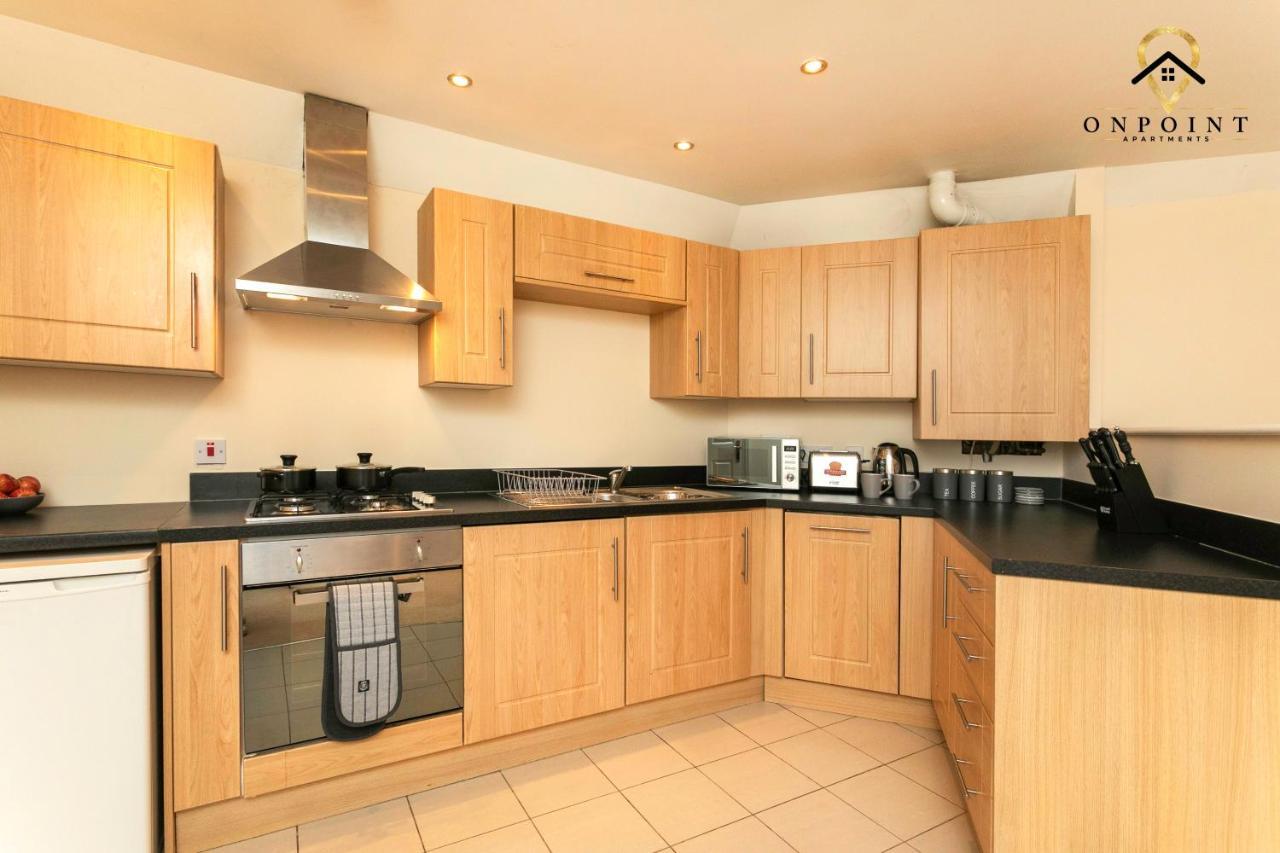 ✰Onpoint -Large 2 Bedroom Apt With Parking!✰ นอตติงแฮม ภายนอก รูปภาพ