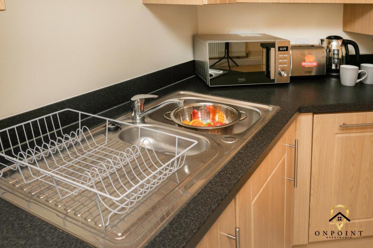 ✰Onpoint -Large 2 Bedroom Apt With Parking!✰ นอตติงแฮม ภายนอก รูปภาพ